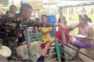 Villagers displaced by NPA-military clash in NegOcc return home